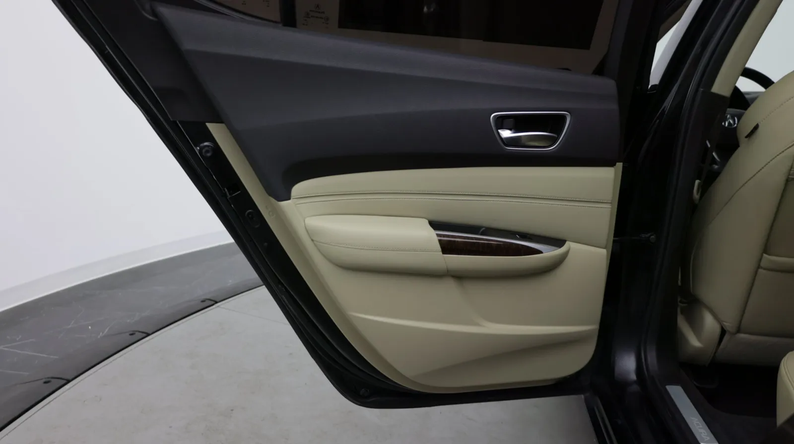 Acura TLX photo 27