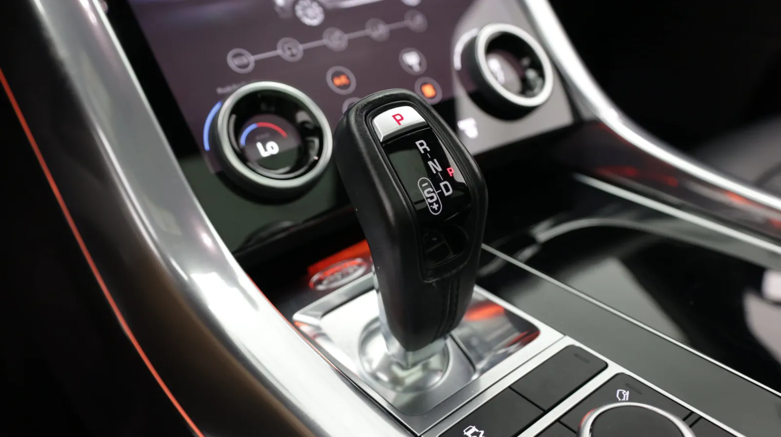 Land Rover Range Rover Sport photo 18