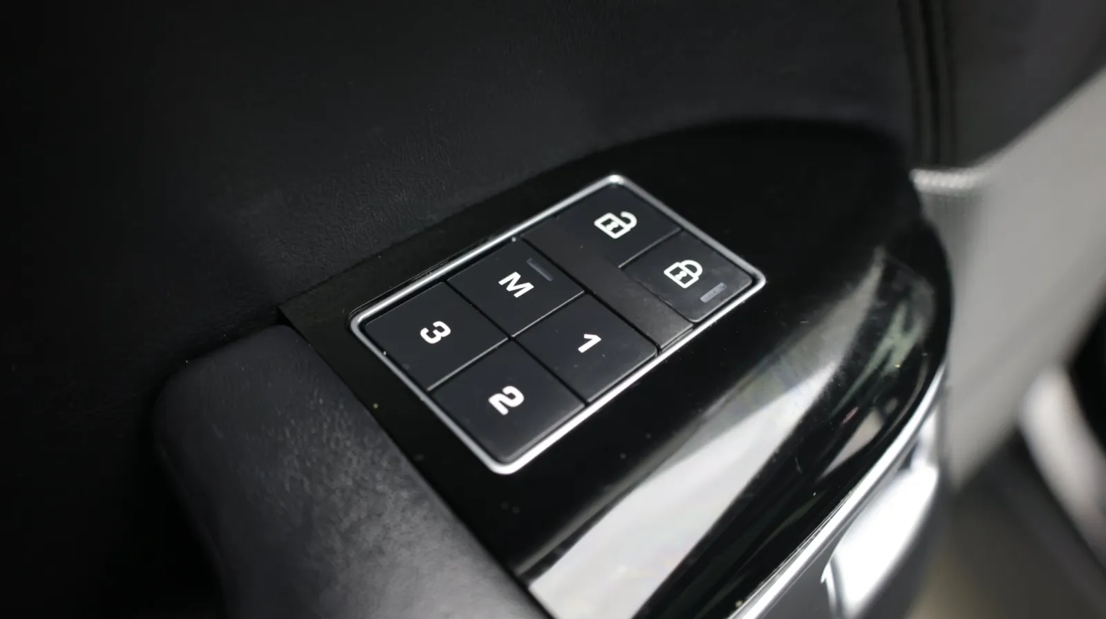 Land Rover Range Rover Sport photo 14