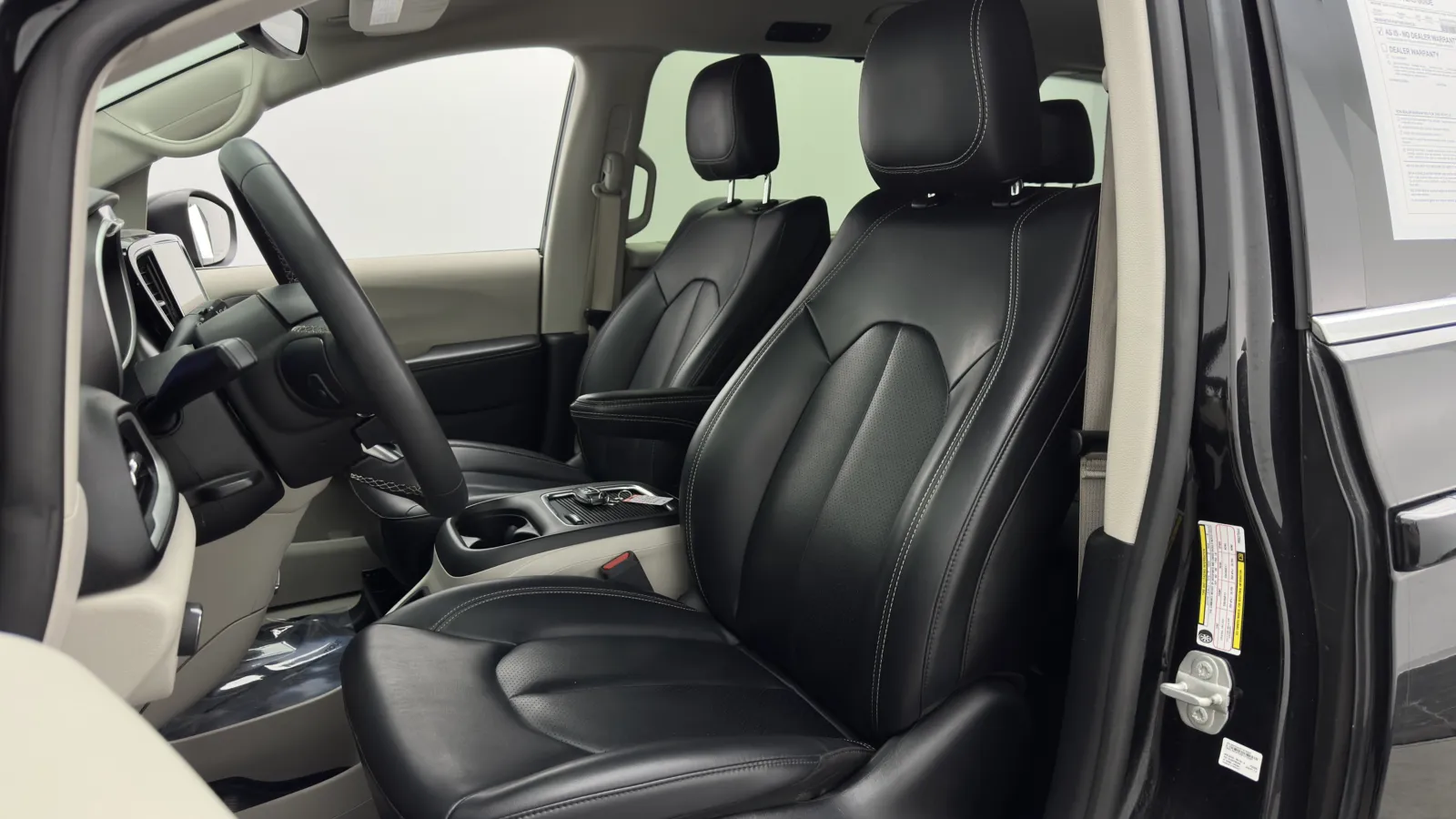 Chrysler Pacifica photo 15