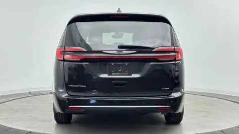 More photos of 2023 Chrysler Pacifica Touring L at Auto Boutique Florida, FL