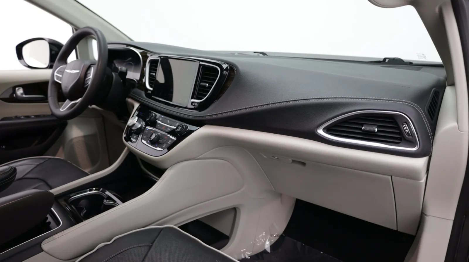 Chrysler Pacifica photo 41