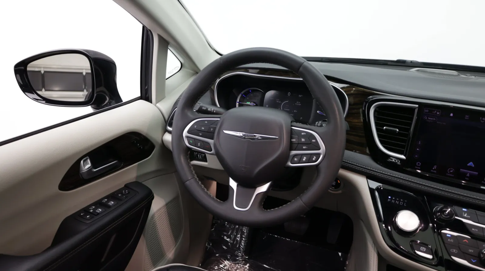 Chrysler Pacifica photo 31