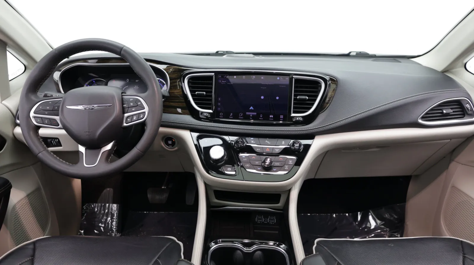 Chrysler Pacifica photo 32