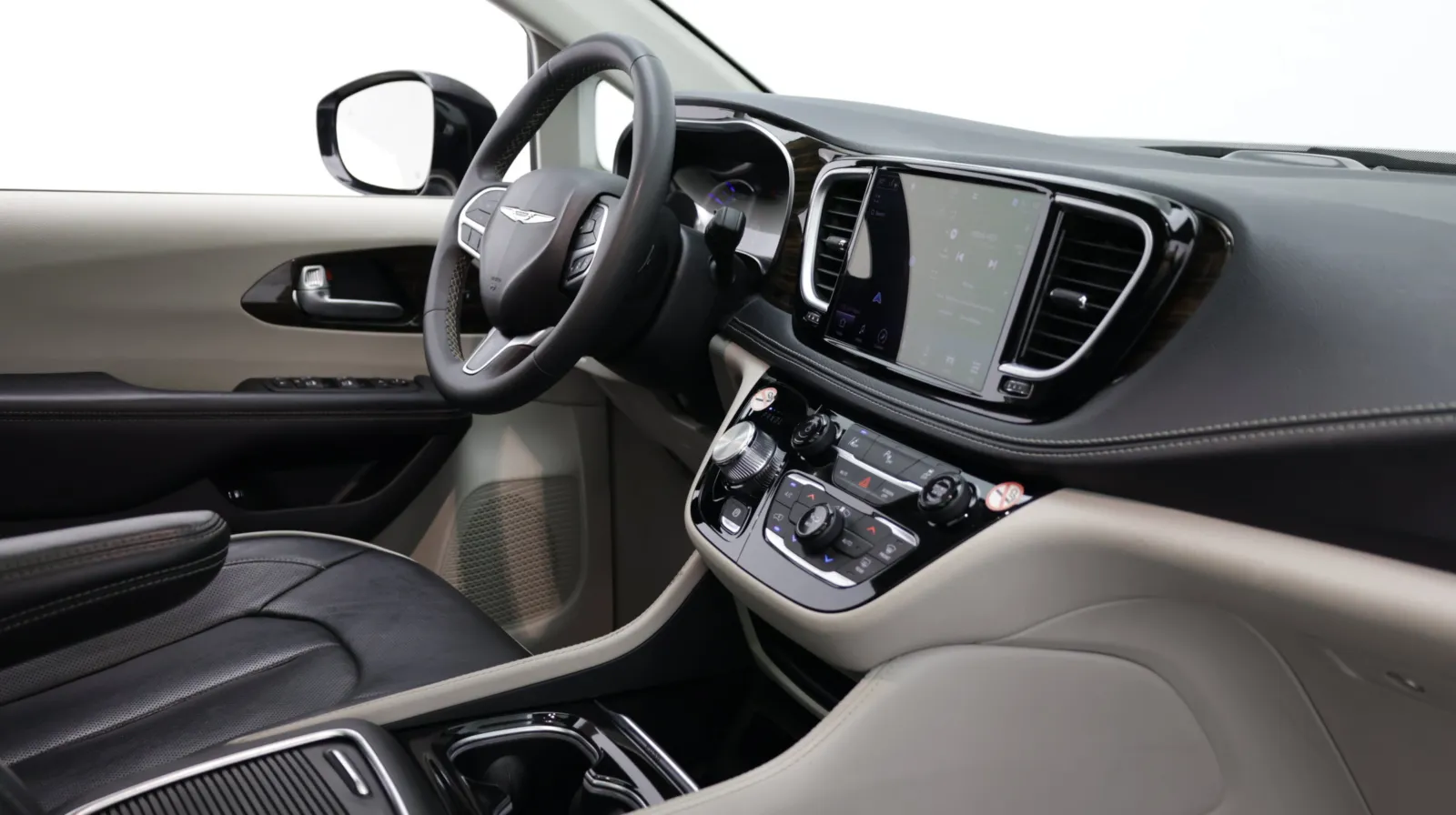 Chrysler Pacifica photo 38