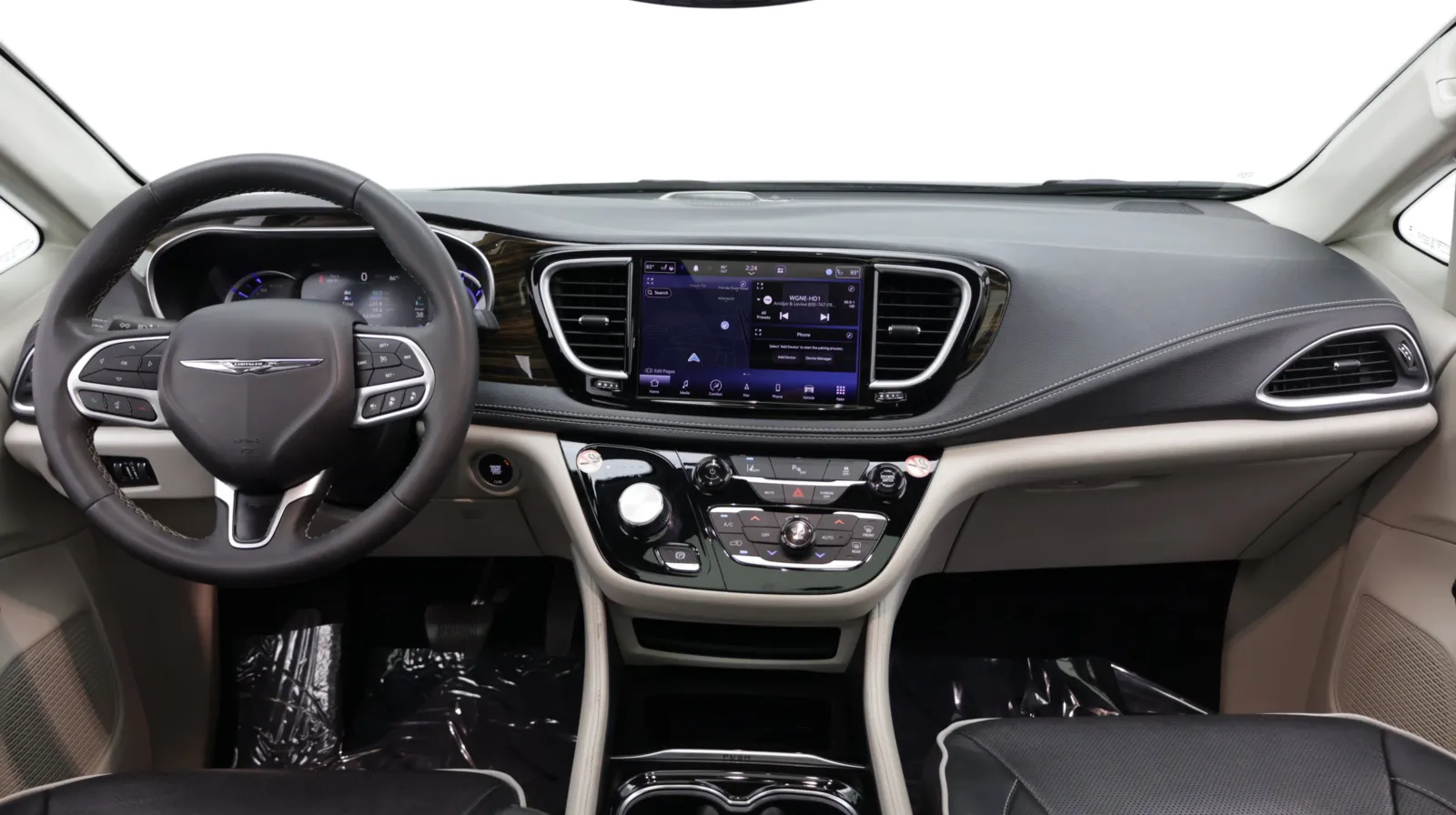 Chrysler Pacifica photo 31