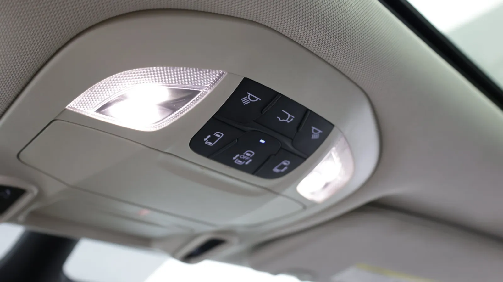 Chrysler Pacifica photo 24