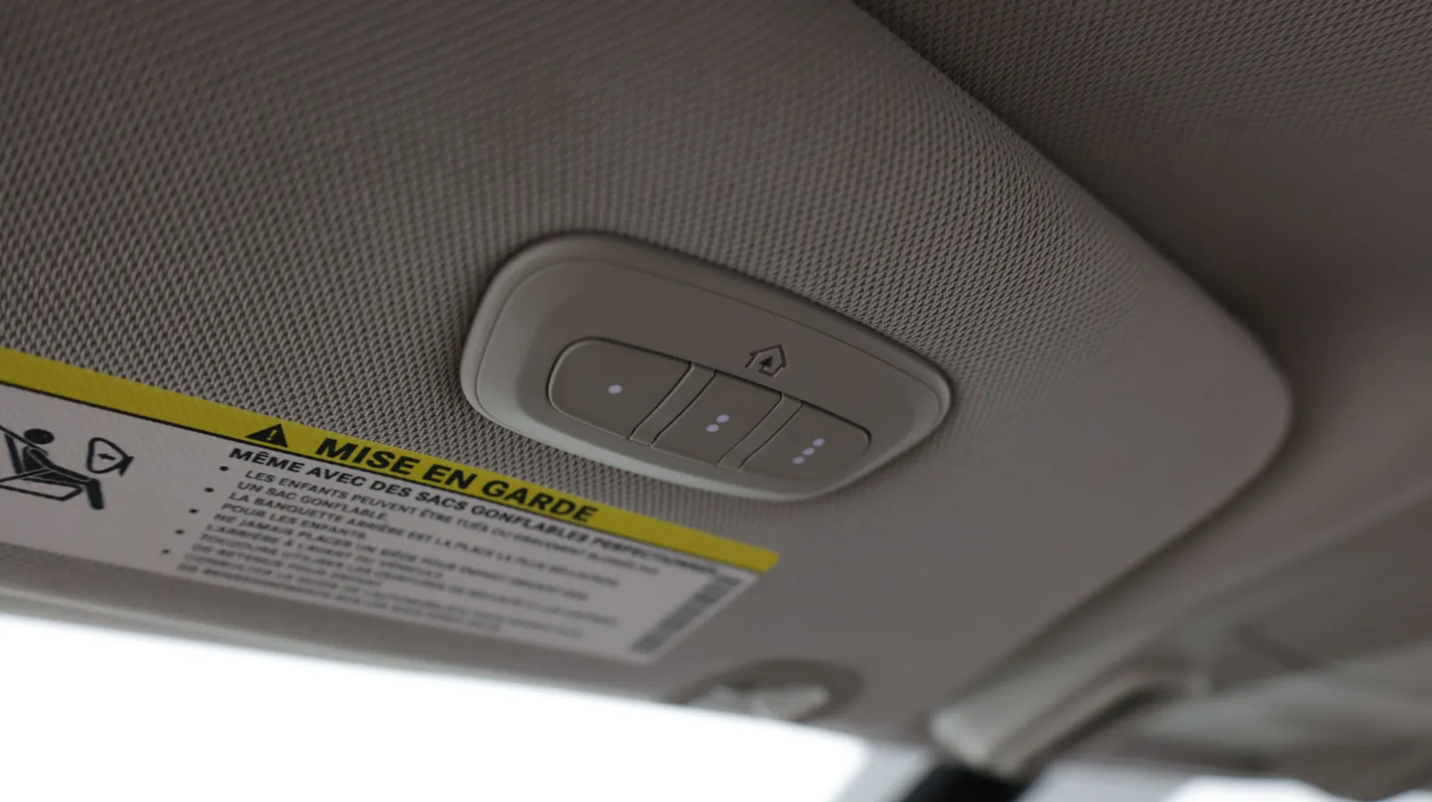 Chrysler Pacifica photo 25