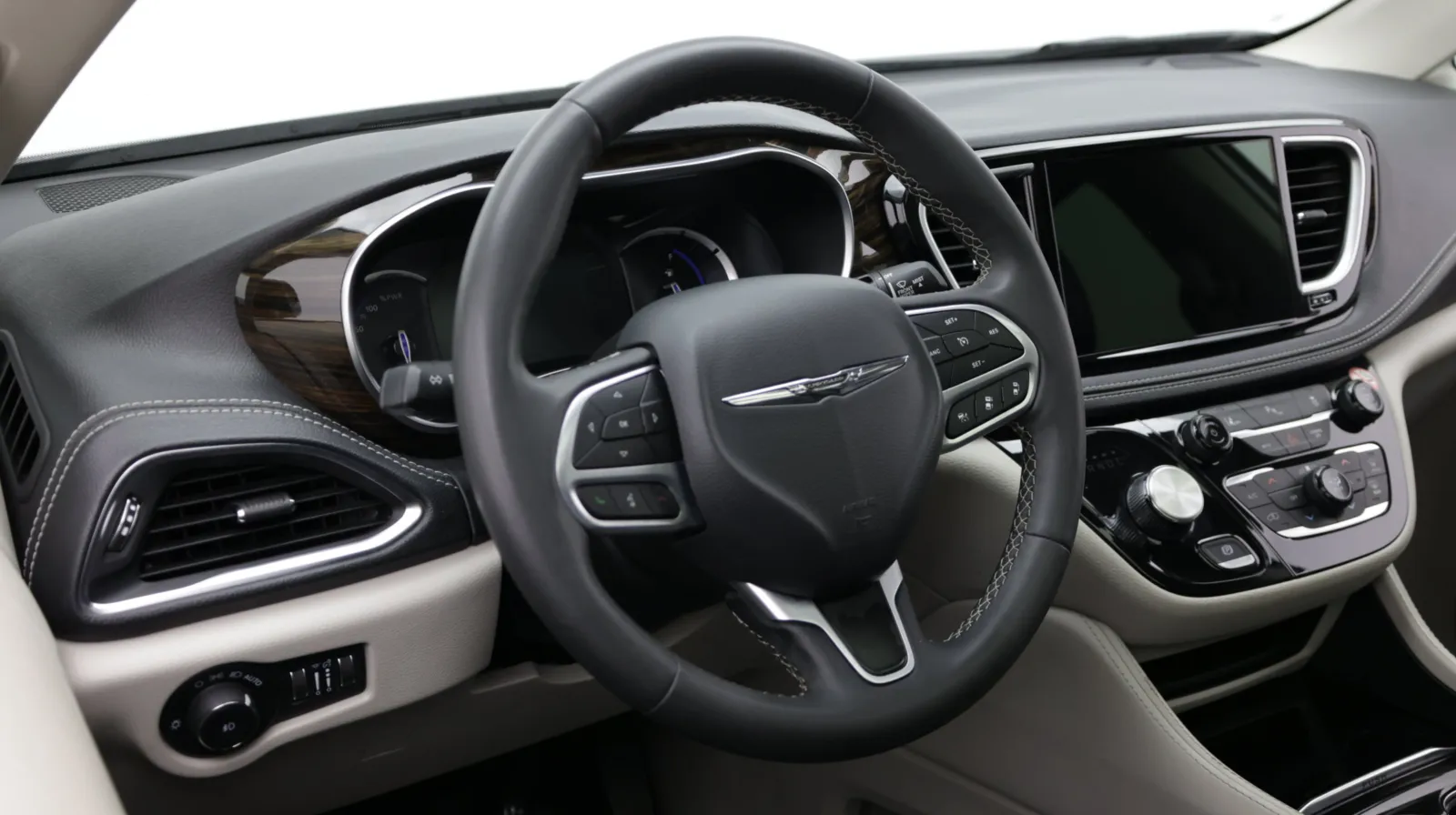 Chrysler Pacifica photo 9