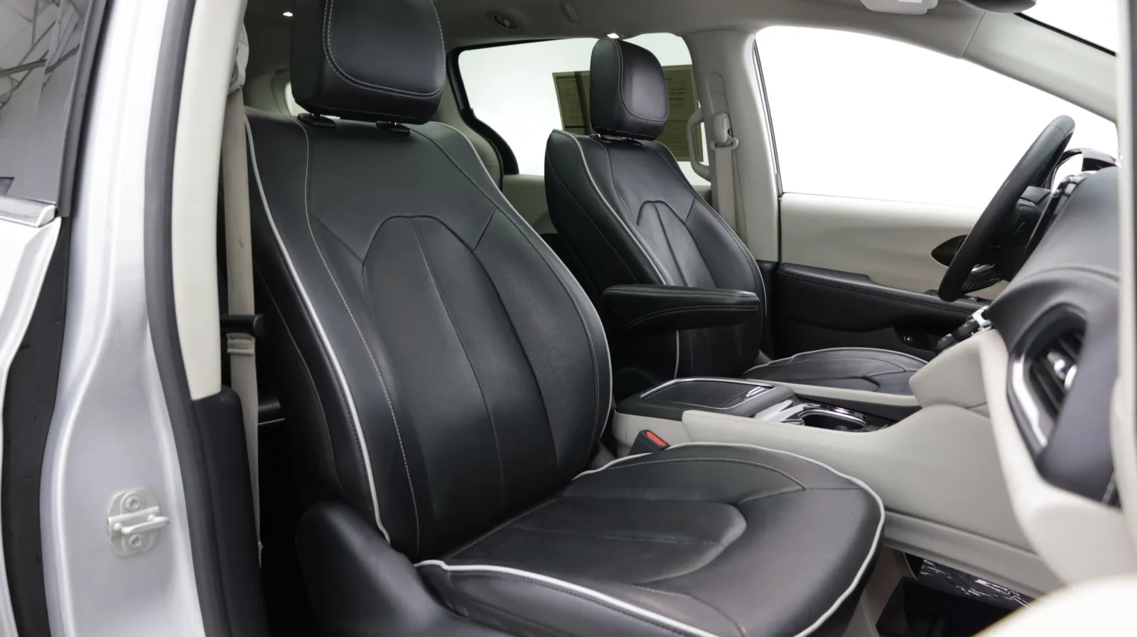 Chrysler Pacifica photo 41