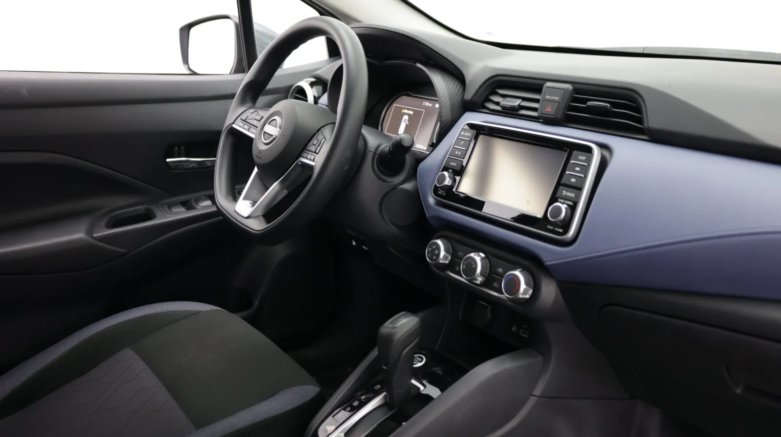 Nissan Versa photo 29