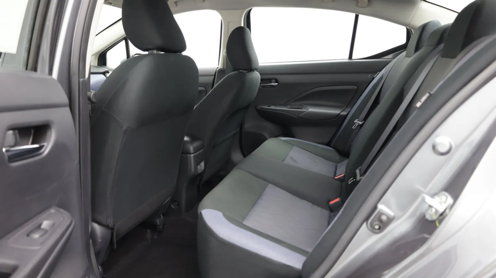 Nissan Versa photo 19