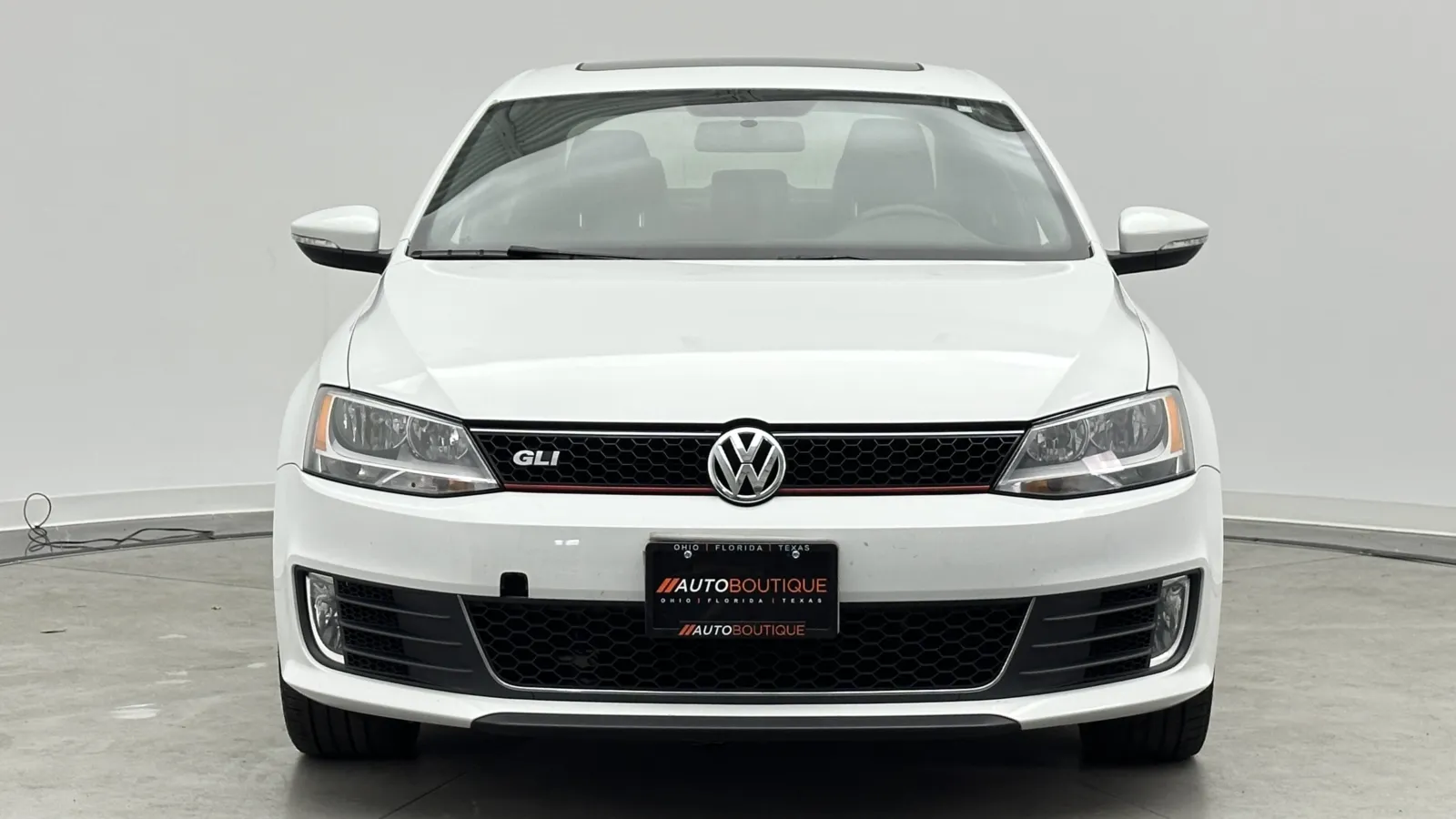 Volkswagen Jetta photo 2