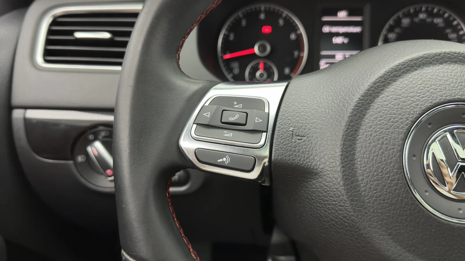 Volkswagen Jetta photo 19