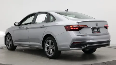 More photos of 2024 Volkswagen Jetta SE at Auto Boutique Florida, FL