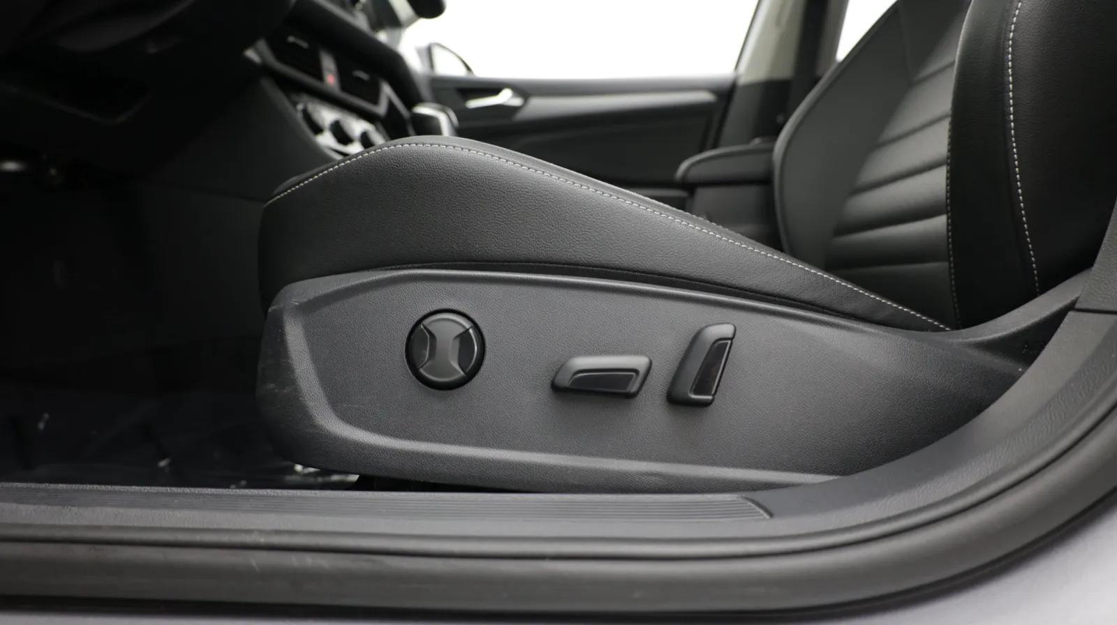 Volkswagen Jetta photo 14