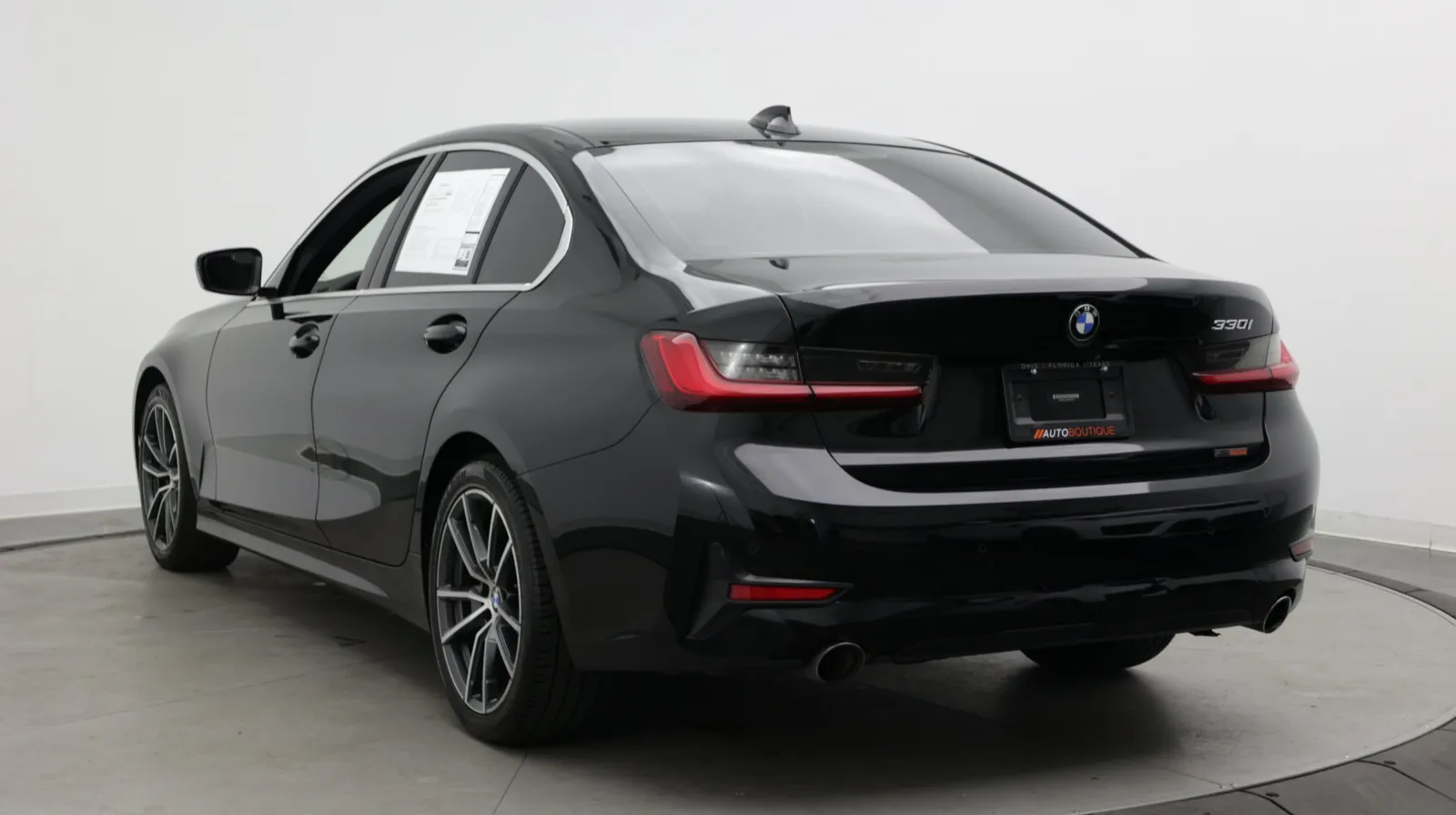 BMW 3 Series photo 7