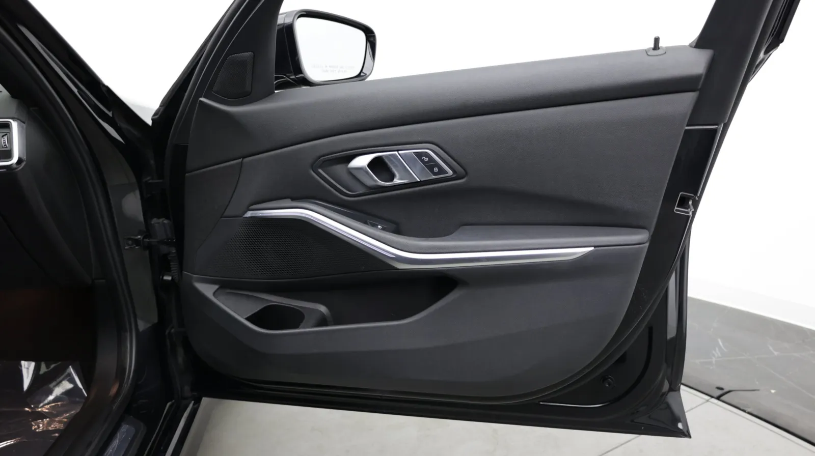 BMW 3 Series photo 34