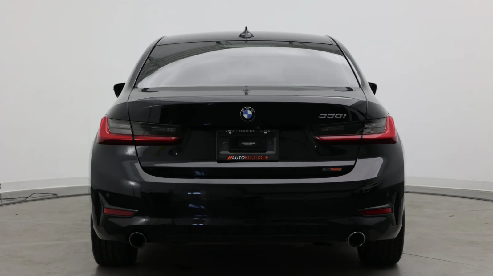 BMW 3 Series photo 8