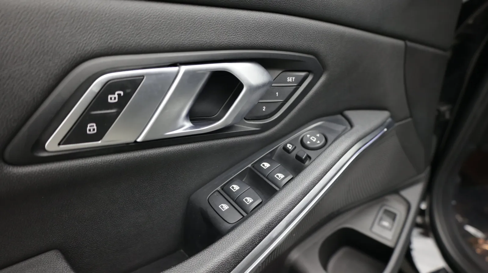 BMW 3 Series photo 13