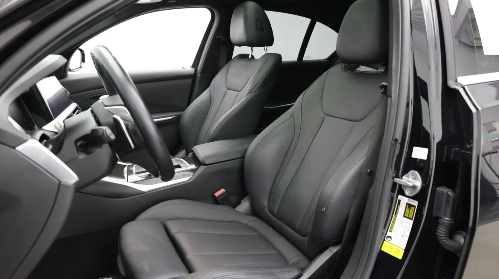 BMW 3 Series photo 15