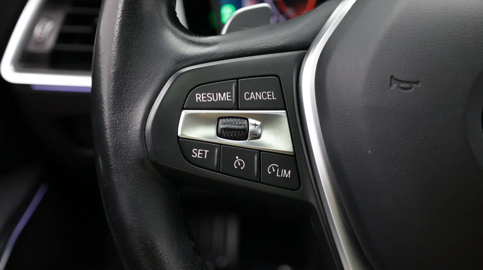 BMW 3 Series photo 16