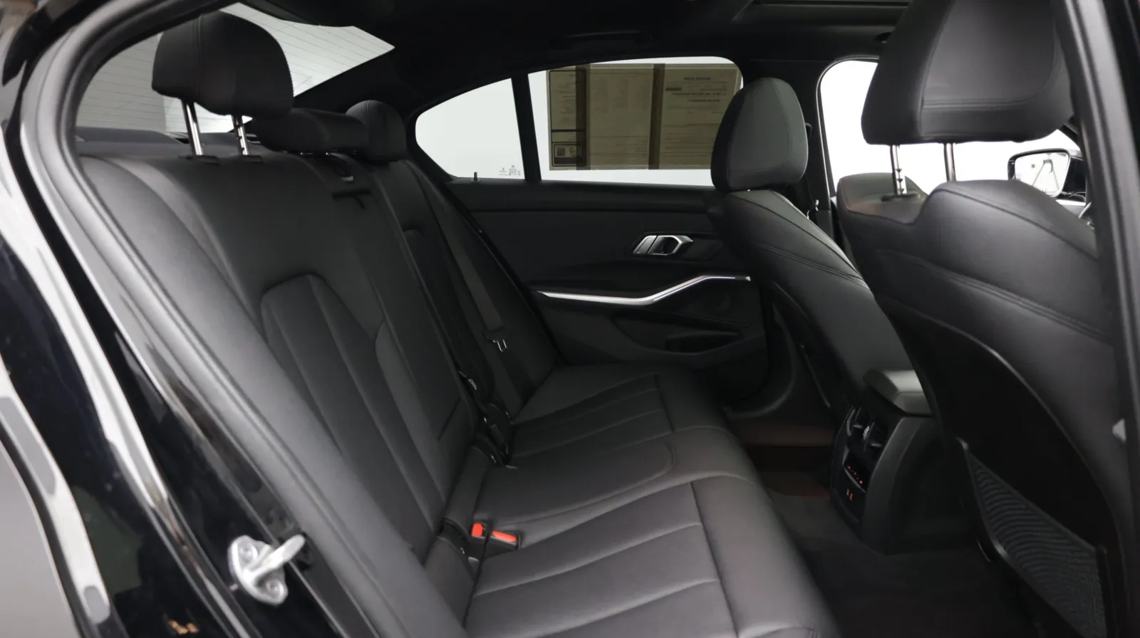 BMW 3 Series photo 33