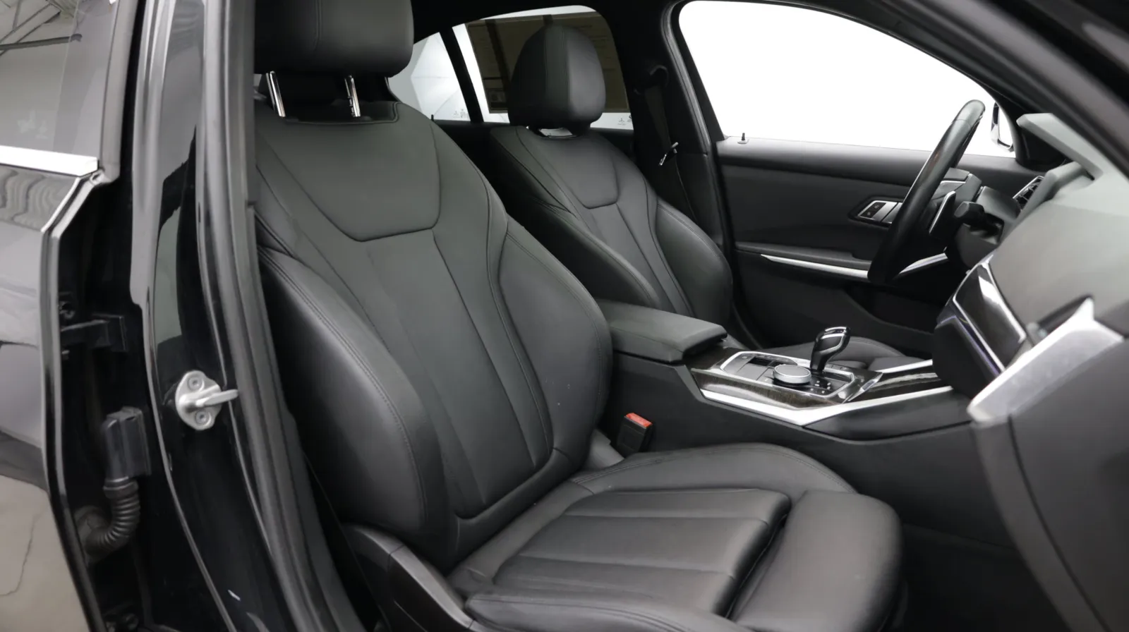 BMW 3 Series photo 37