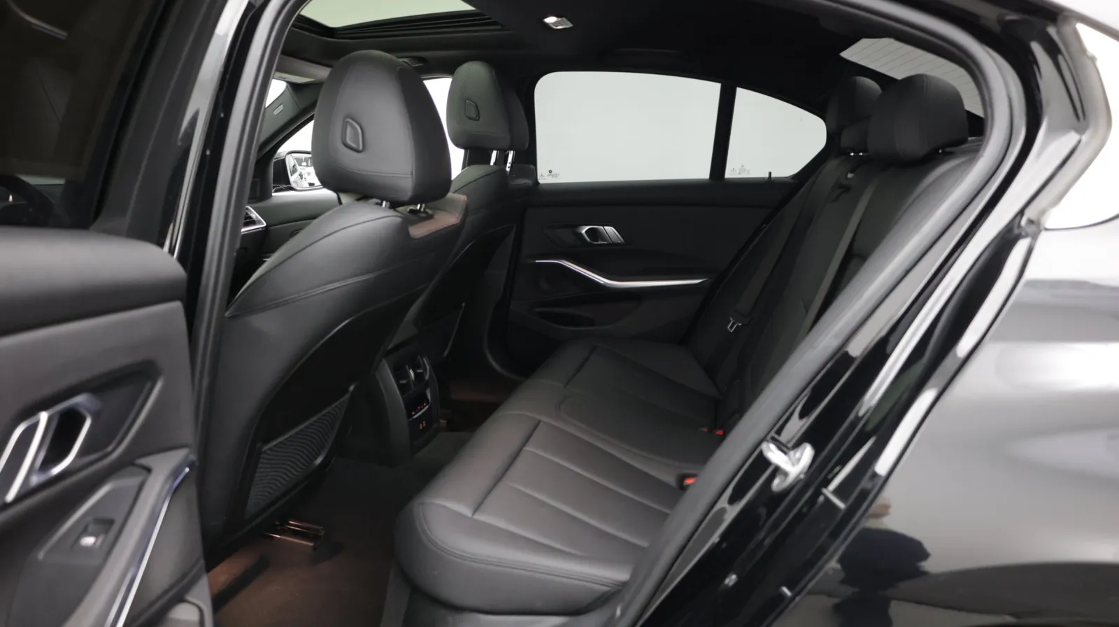 BMW 3 Series photo 24