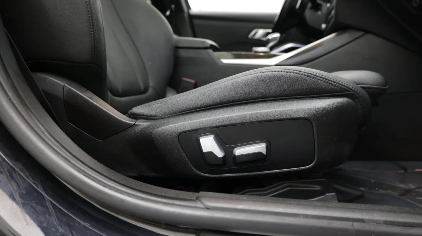 BMW 3 Series photo 35