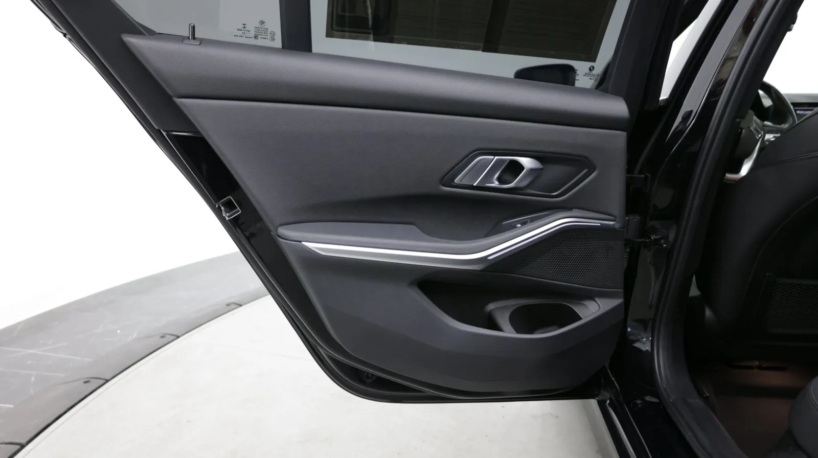 BMW 3 Series photo 25