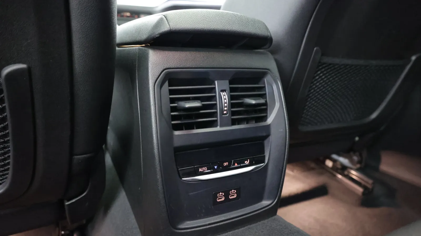 BMW 3 Series photo 26