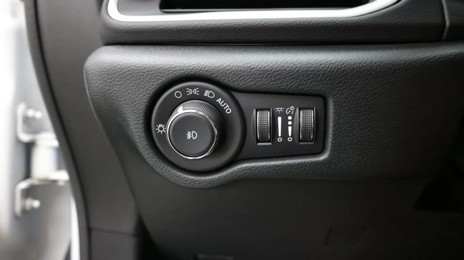 Chrysler Pacifica photo 17