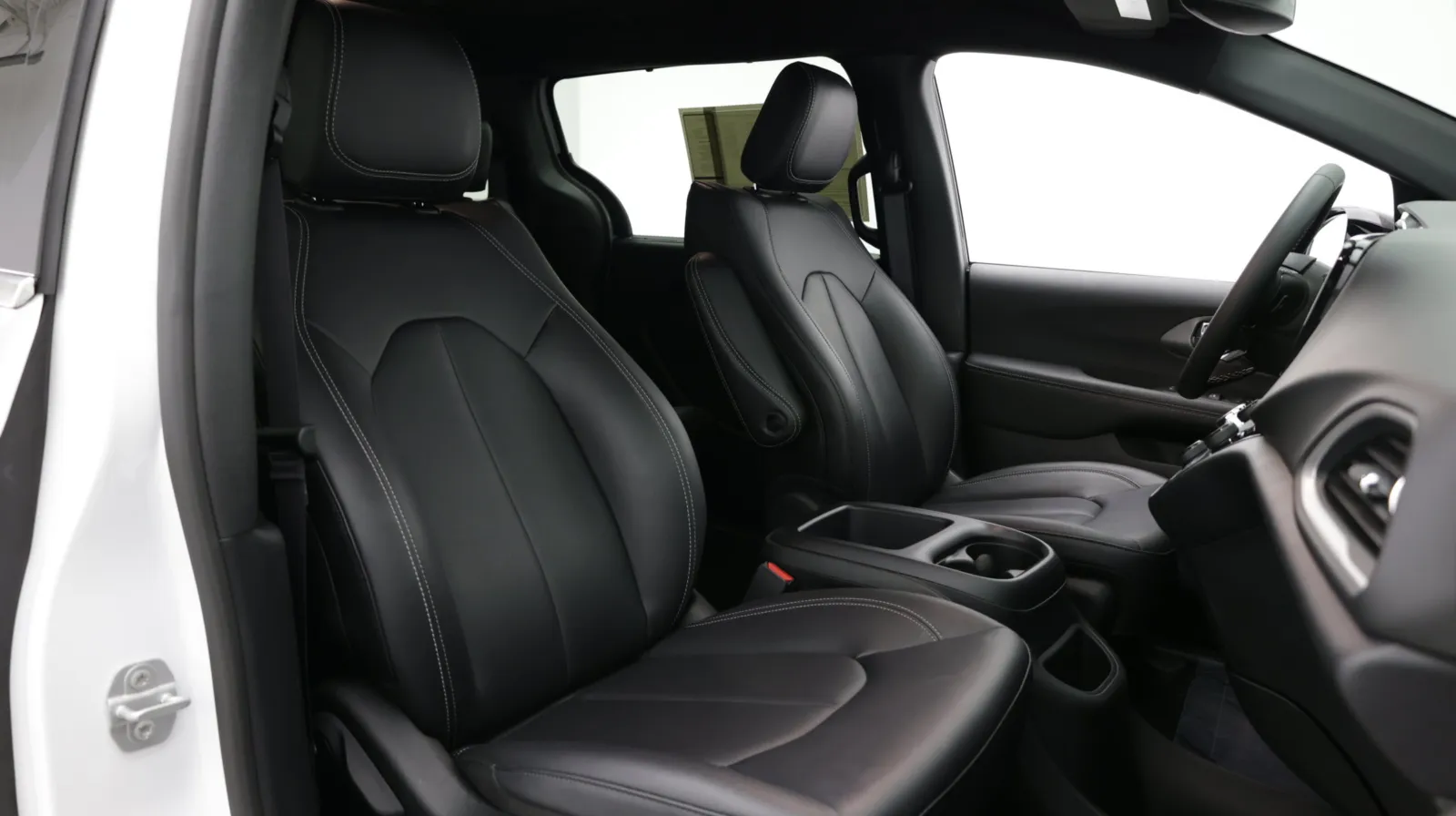 Chrysler Pacifica photo 37