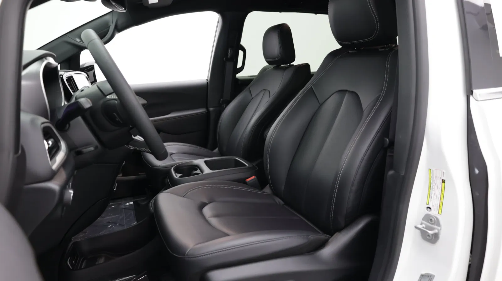 Chrysler Pacifica photo 16