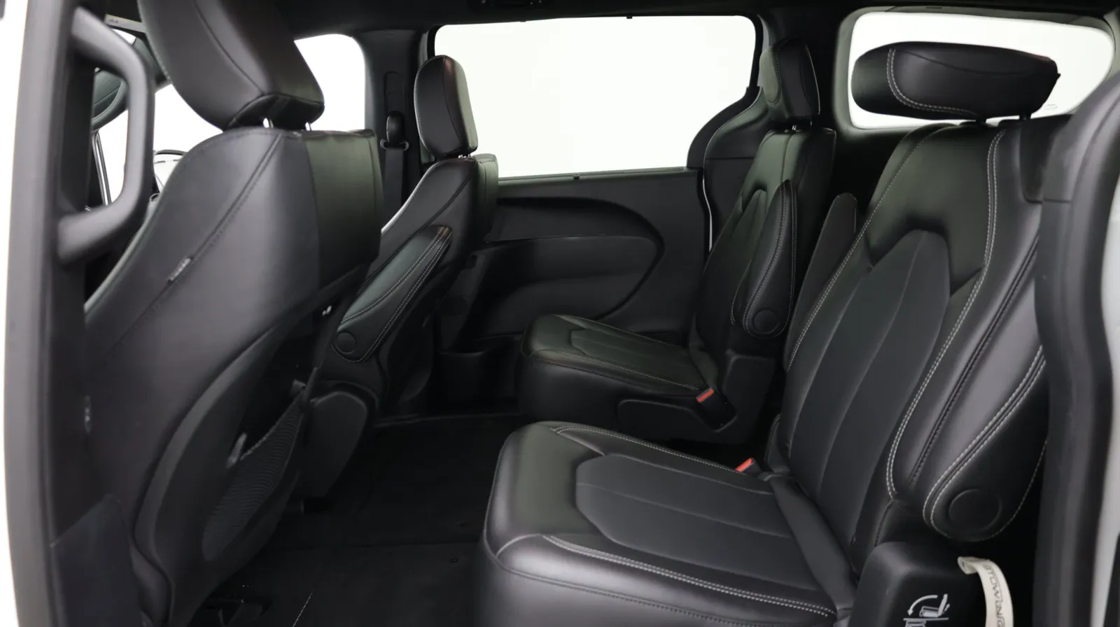 Chrysler Pacifica photo 25