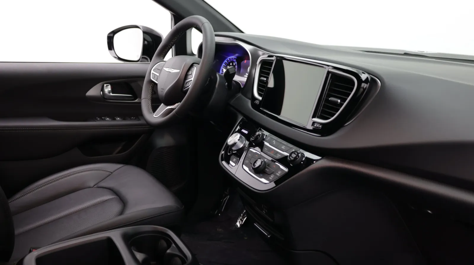 Chrysler Pacifica photo 36