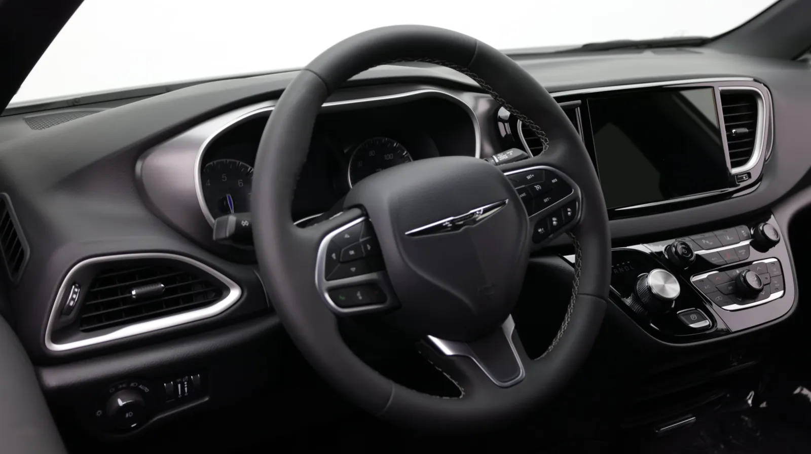 Chrysler Pacifica photo 9