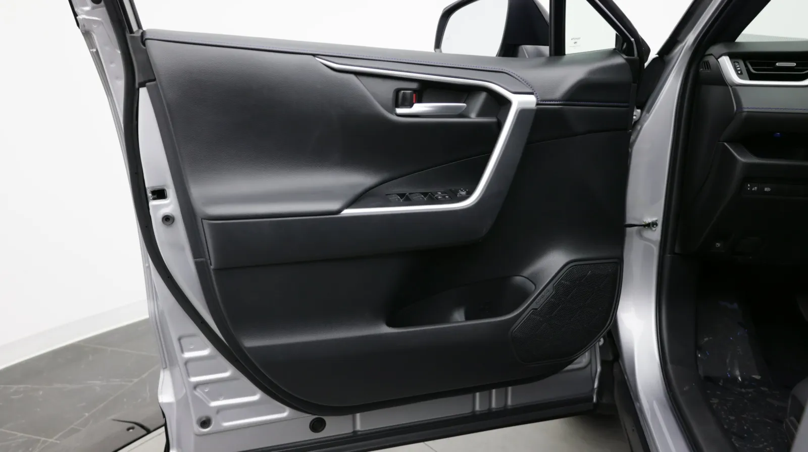 Toyota RAV4 photo 11
