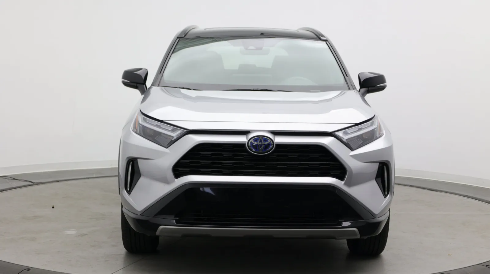 Toyota RAV4 photo 2
