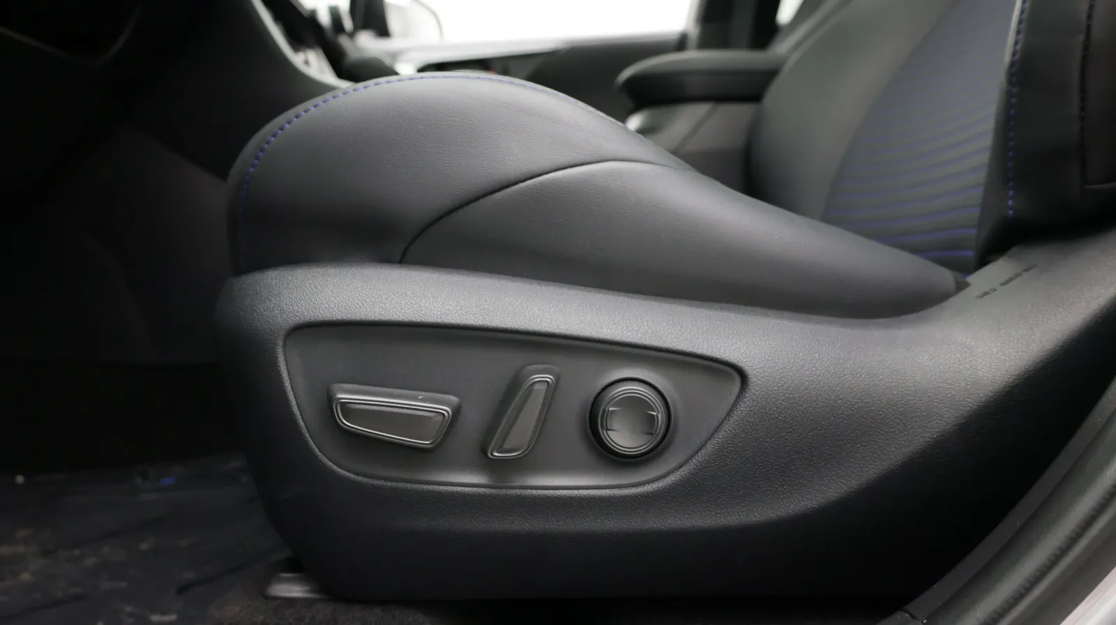 Toyota RAV4 photo 14