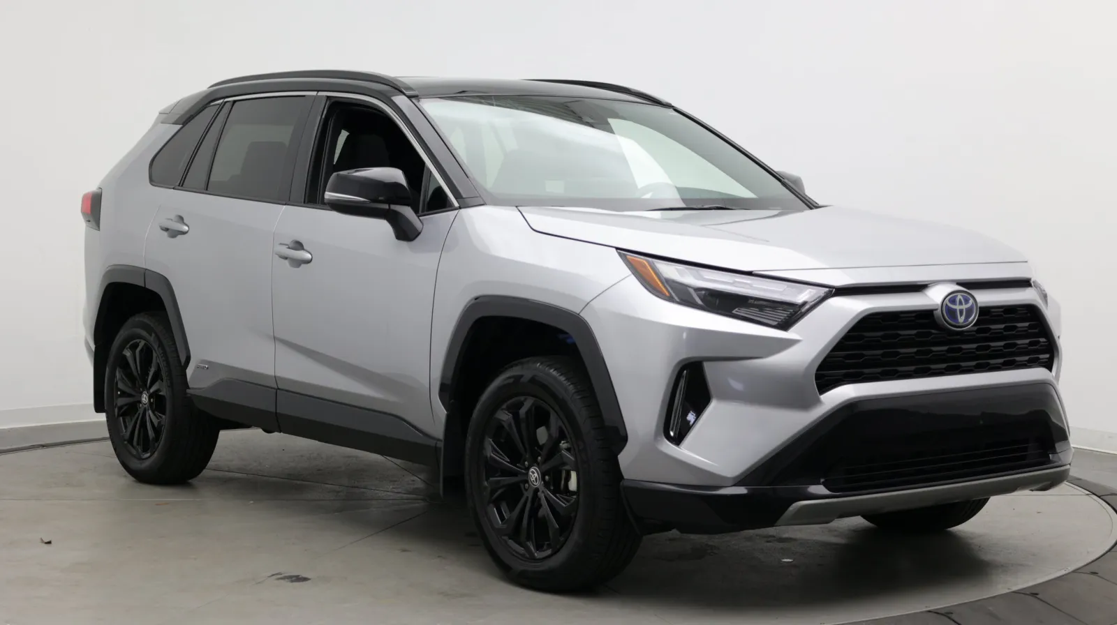 Toyota RAV4 photo 3