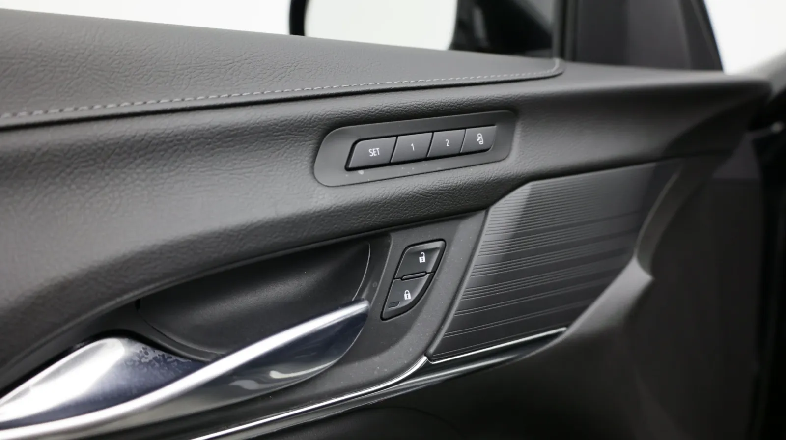 Cadillac CT4 photo 13