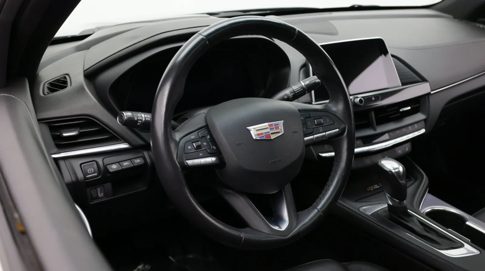 Cadillac CT4 photo 9