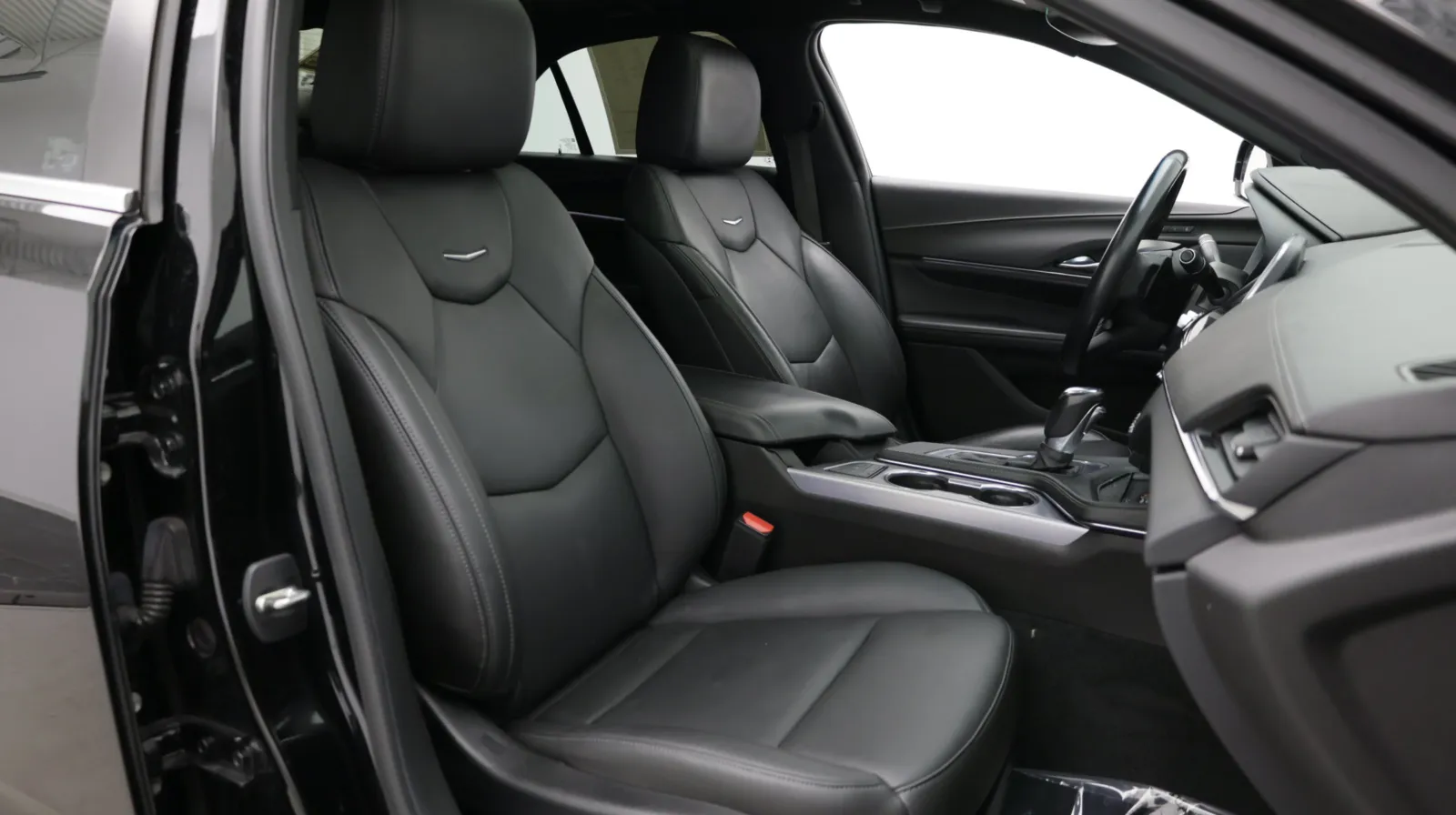 Cadillac CT4 photo 38