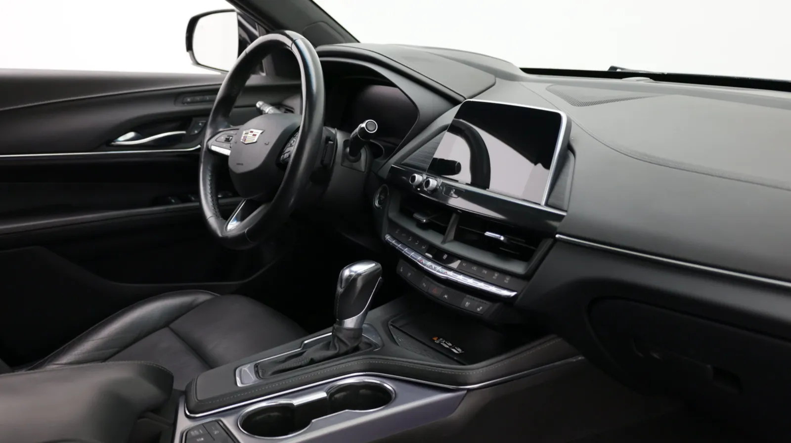 Cadillac CT4 photo 35