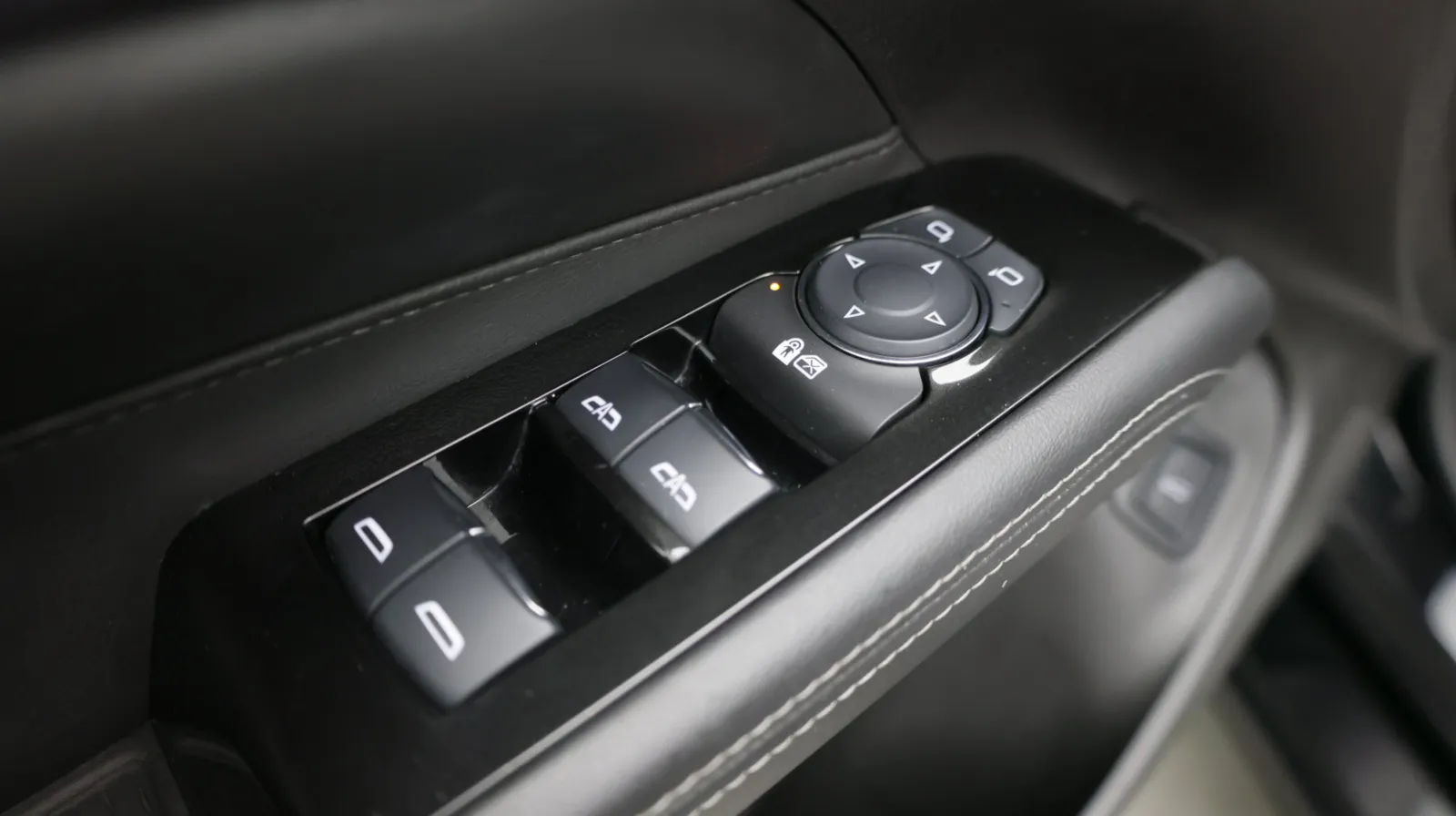 Cadillac CT4 photo 12