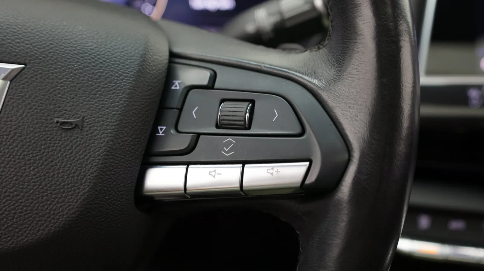 Cadillac CT4 photo 24