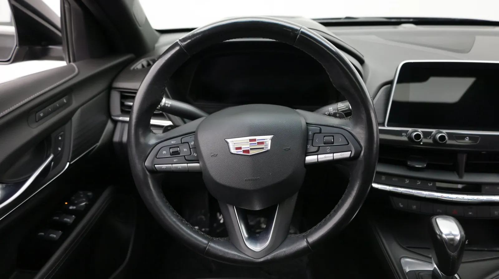 Cadillac CT4 photo 27