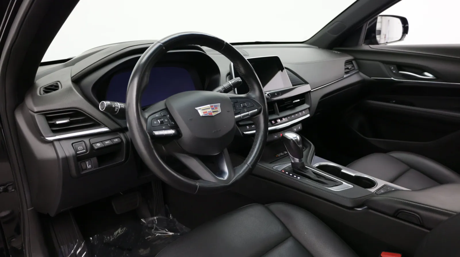 Cadillac CT4 photo 11